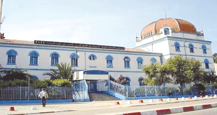 مدير المستشفى الجامعي بقسنطينة يطلق النار على أساتذة  حوّلوا المؤسسة إلى ملكية خاصة و يكشف: الأمن يحقق في إتلاف  عتاد طبي بـ 3 ملايير  و تأجير  أطباء و مسيرين لسكنات وظيفية لغرباء