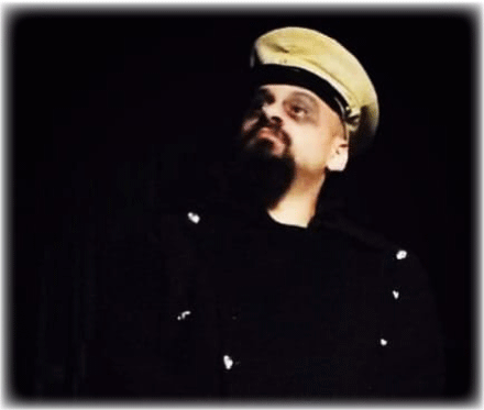 الممثل المسرحي أحمد دحام للنصر