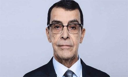 الإفراج عن الجنرال المتقاعد حسين بن حديد في انتظار محاكمته في مارس المقبل