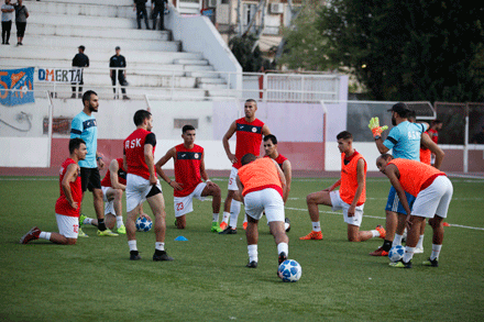 فرحات الغائب الوحيد عن تشكيلة الخروب: باشا لا يخشى الإرهاق ومتفائل بالصمود في بجاية