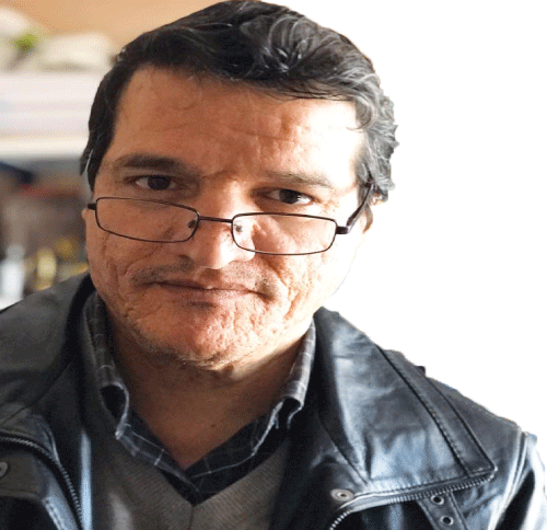الكاتب والناقد الدكتور محمّد خطّاب للنصر