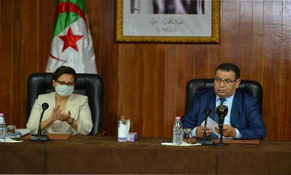 الهاشمي جعبوب يتسلم مهامه وزيرا للعمل والتشغيل والضمان الاجتماعي 