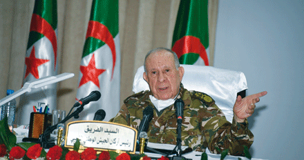 الفريق سعيد شنقريحة يشدد من وهران: الأولوية التي تفرض نفسها في هذه المرحلة هي التعديل الدستوري