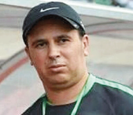 مساعد مدرب منتخب نيجيريا نبيل الطرابلسي للنصر