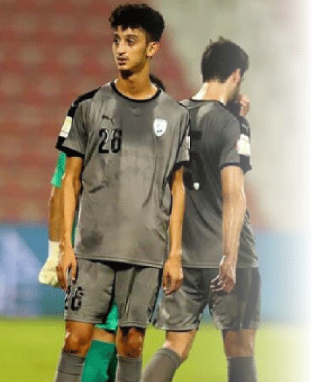 لاعب نادي الوكرة عبد القادر مصطفى زوخ للنصر