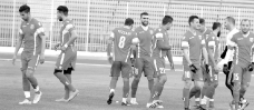 ميخازني يبتعد ومشاكل 
