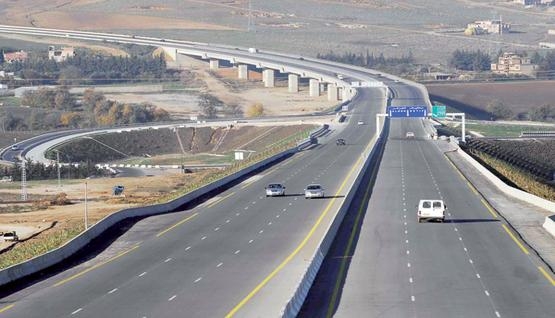 المدية: الوزير الأول يدشن محور الطريق السيار 