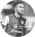 وناس يفرض نفسه  في كالياري 