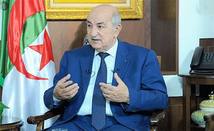  رئيس الجمهورية  يؤكد أن الحراك الشعبي  ظاهرة  صحية  ويحذر من محاولات اختراقه
