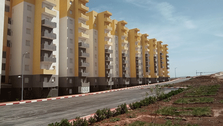 موقع 2150 سكن عدل 2 : سكان يشتكون من الروائح الكريهة و نقص المياه