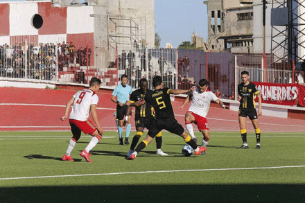 الفرنسي دوما أكرم وفادة فريقه السابق: شباب بلوزداد يقسو على الأهلي ويعزز مركزه الريادي