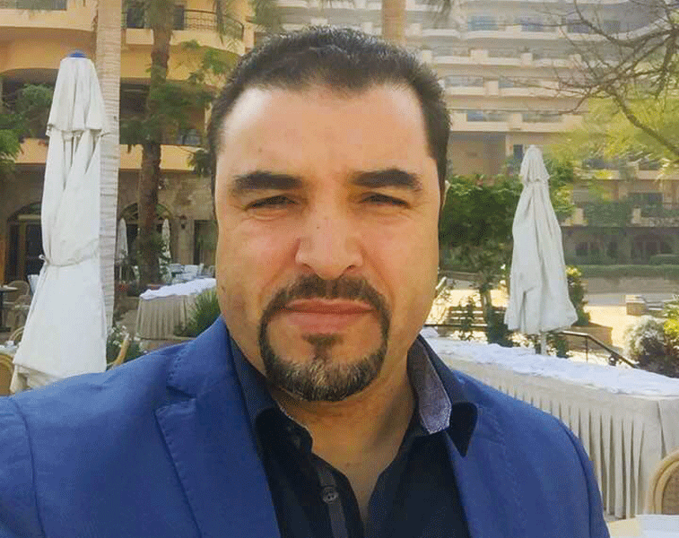 غريب في حصار طروادة الجديد