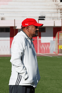 لكسر الروتين وقتل الملل: مدرب جمعية الخروب يمنح اللاعبين أيام راحة
