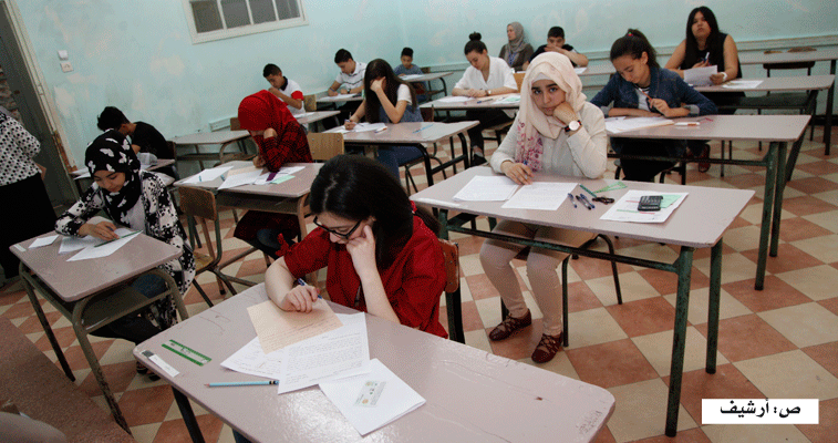 الوزير الأول عبد العزيز جراد يسدي تعليمات بشأن هذه الامتحانات: شهادة التعليم المتوسط اختيارية  و9 من 20 معدل الانتقال إلى الثانوي