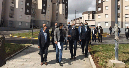 لدى زيارته لموقع التوسعة الغربية بعلي منجلي: الوالي يأمر بإنهاء الأشغال المتبقية بمشروع 1000 سكن عدل 2
