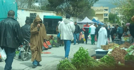 عين البيضاء و أم البواقـي: أســــواق فـــوضـــويـة تكــــســر دعــــوات الحــجــر المـنــزلي 