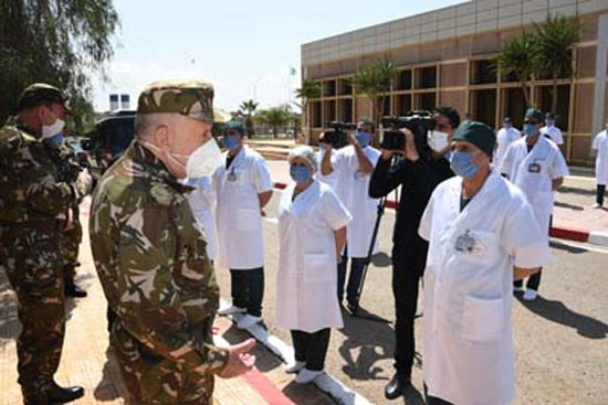 اللواء شنقريحة لدى وقوفه على تنفيذ تدابير الوقاية من كورونا بالناحية العسكرية الثانية: الجيش مستعد للتضحية في سبيل راحة وسلامة الشعب