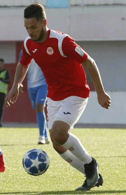 هداف جمعية الخروب عبد السلام بوشوارب للنصر: كـــورونا خطيــــر وفتــاك وواجـــب علينـــــا حمـــايــة «الطبقات الهشة»