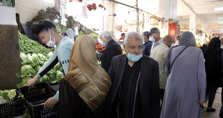 استجابة متفاوتة لإلزامية ارتدائها بقسنطينة وعلي منجلي: تجّار لا يغيّرون الكمّامات لعدة أيام وآخرون يضعونها بطريقة خاطئة 