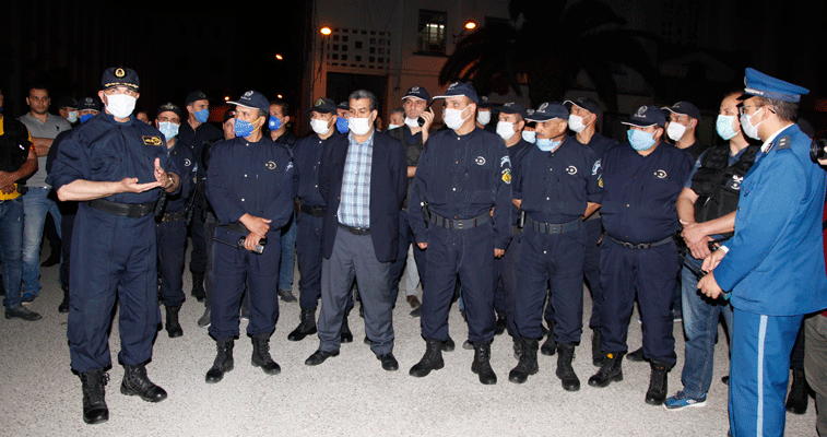 النصر ترافق أمن قسنطينة في خرجة لمراقبة تطبيق إجراءات الحجر الجزئي: 89 موقوفا خلال ساعة ونصف وشباب يكسرون الحجر من أجل القهوة والسمر