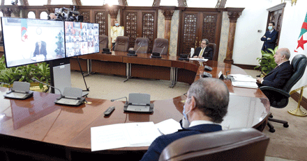 قال إن الجزائر اتخذت خطوات وتدابير هامة مباشرة بعد ظهور الوباء: تبون يدعو لتعـــاون وتنسيـــق دولـــي فعــــال ومنصف لمجابهة كورونا 