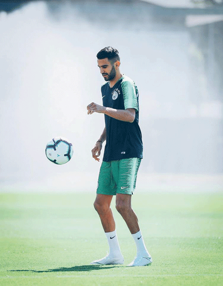 محرز يعود للتدريبات الجماعية