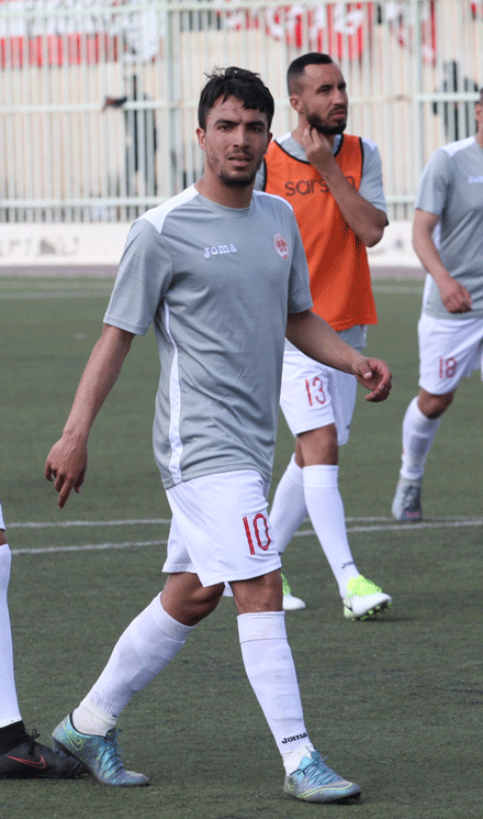 لاعب جمعية الخروب أمير دربال للنصر: راض بما جنيته وخيارات غير موفقة أثرت على مشواري 
