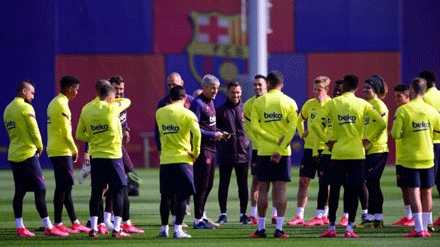 لاعبو برشلونة يخضعون لاختبارات كورونا