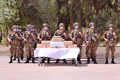وزارة الدفاع: ضبط أزيد من قنطارين من الكيف المعالج بمنطقة بني ونيف الحدودية 