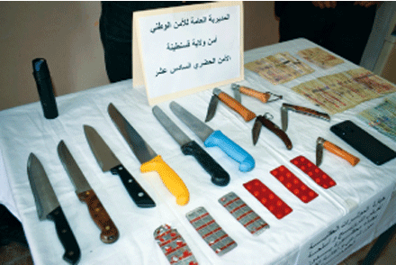 إلى جانب كمية من المؤثرات العقلية: توقيف مسبوق عُثر بحوزته على 11 خنجرا وسكينا