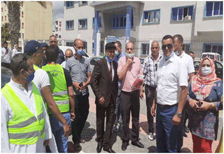 في مبادرة لقطاع التجارة بالطارف: عملية كبرى لتوزيع 100 ألف كمامة على المواطنين و التجار