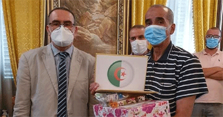 بلديـــة قسنطينـــة تكـــرّم عمــــال نظافــــة