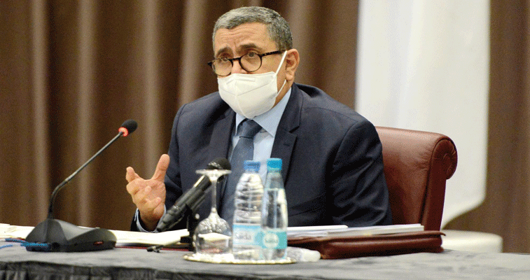 جراد يؤكد أن الجزائر تواجه وضعا اقتصاديا غير مسبوق:  لا تسريح للعمال ولا إغلاق للشركات بسبب أزمة كورونا