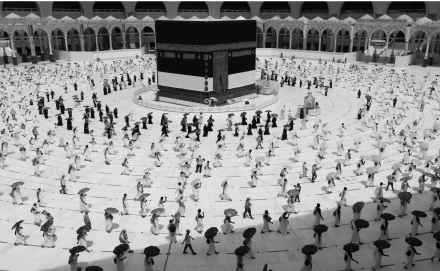 يواصلون أداء المناسك في ظروف جيدة: السعودية تؤكد عدم تسجيل أي حالة كورونا وسط الحجاج