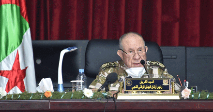 الفريق شنقريحة يُؤكد: قيادة الجيش تسعى لإعادة الاعتبار للبحرية الجزائرية