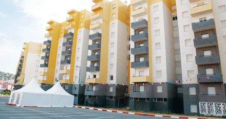 وزير السكن يطمئن الجزائريين بشأن الورشات السكنية ويكشف: «عدل» تشرع في توزيع 10 آلاف وحدة سكنية بداية من اليوم