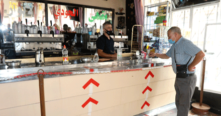 بعد إعادة أمس فتح المطاعم والمقاهي والفنادق والشواطئ: إقبال كبير على الشواطئ و عودة تدريجية للحياة الطبيعية