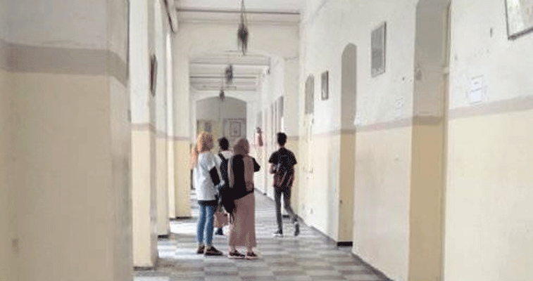 أساتذة يؤكدون بأن التلاميذ تكيفوا مع البروتوكول الوقائي و يؤكدون: إقبال معتبر على حصص المراجعة النظامية لاجتياز البكالوريا