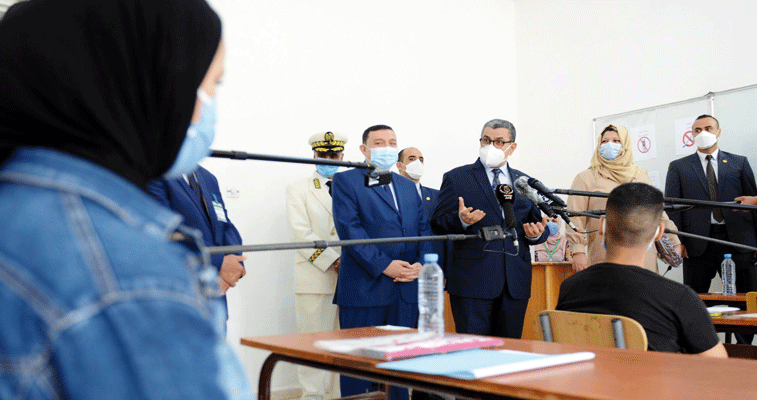 الوزير الأول لدى إشرافه على انطلاق امتحانات شهادة التعليم المتوسط: الدخول المدرسي سيكون منظما ببروتوكول صحي دقيق