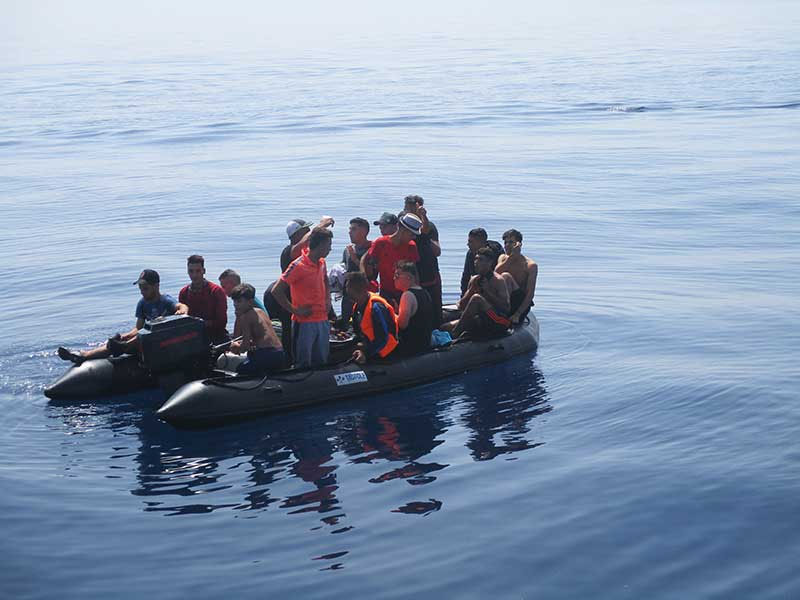 مكافحة الهجرة غير الشرعية: إنقاذ 485 شخص خلال عمليات متفرقة في المياه  الإقليمية الوطنية