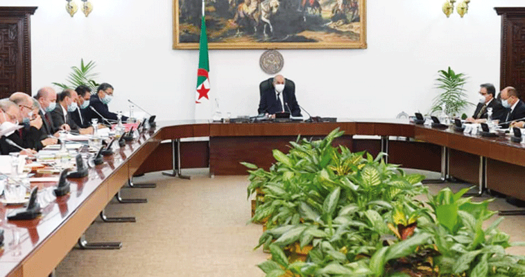 طالب بتحيين الخارطة المنجمية واستغلال غار جبيلات: الرئيس يأمر بالسماح للتعاونيات الشبانية باستغلال الذهب في تمنراست وإليزي