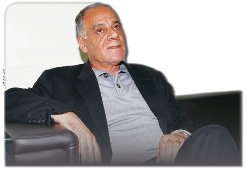 حسين خمري.. الناقد الذي لم تستوعبه الجامعة