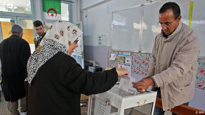 مسودة مشروع قانون الانتخابات : توزيع النسخة الأصلية على الأحزاب السياسية   للإثراء  