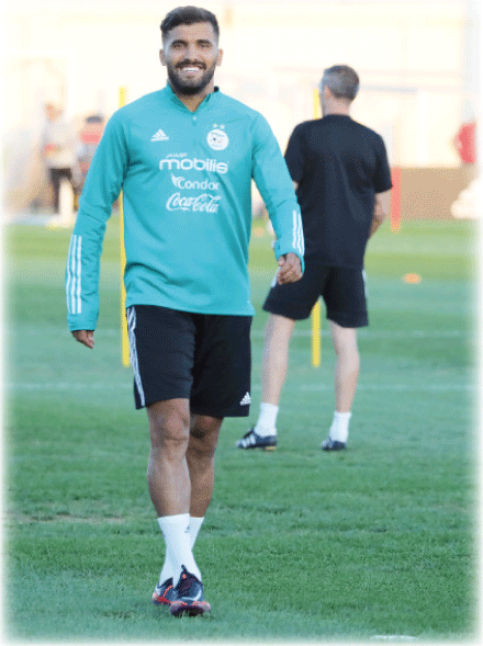 لاعب المنتخب الوطني حسين بن عيادة للنصر 