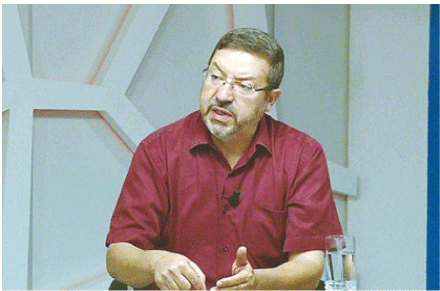 الخبير في تكنولوجيات الإعلام والاتصال يونس قرار للنصر