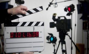 مرسوم رئاسي لإنشاء مركز وطني للصناعة السينماتوغرافية 