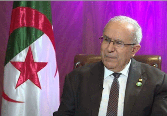 لعمامرة ينفي عودة سفير الجزائر إلى منصبه في باريس ويؤكد: المغرب يستقوي بالصهاينة ويستخدم الإرهابيين للتآمر على الجزائر