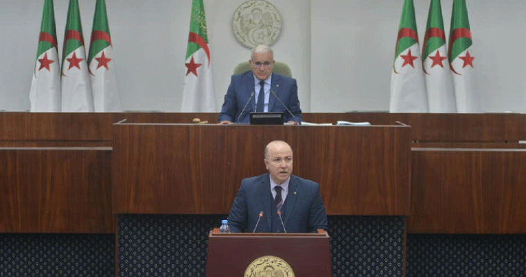 الوزير الأول يعرض مشروع قانون المالية أمام النواب: رفع الرسم على الأملاك الشاغرة وعدم التنازل عن السكنات