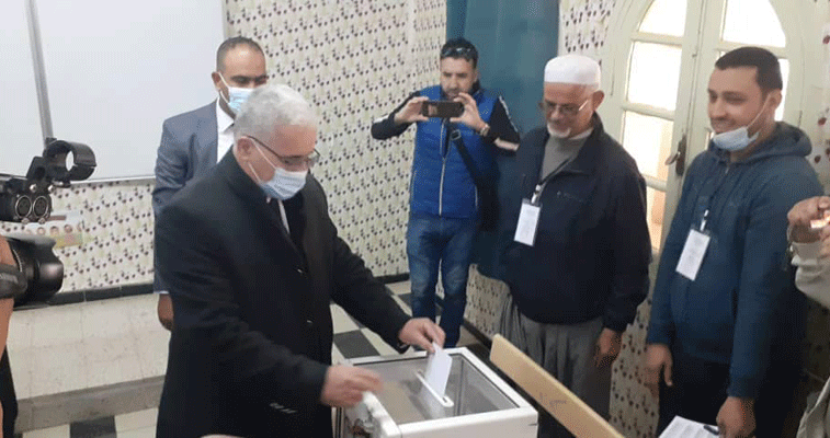 إبراهيم بوغالي يؤدي واجبه الانتخابي بغرداية و يصرح: اختيار نخبة جديدة محلية سيدعم بناء الديموقراطية التشاركية