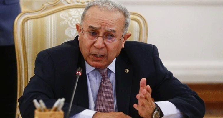 قال إن المؤامرات لن تتوقف: لعمامـــــرة: الجزائــــر قلعـــة صامــدة ولن تتخلــى عن مبادئهــا